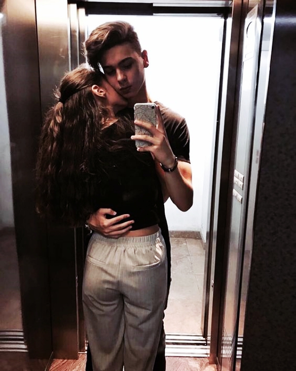 40 Best Selfie Poses For Couples Buzz 2018 