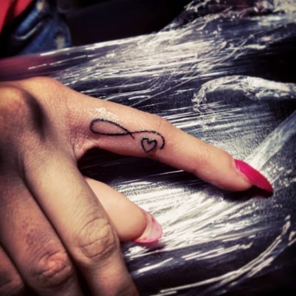 54 Beautiful Promise Finger Tattoos