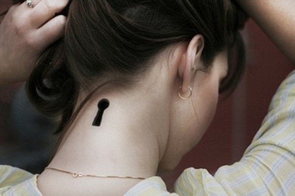 neck tattoos ideas for girls36-036