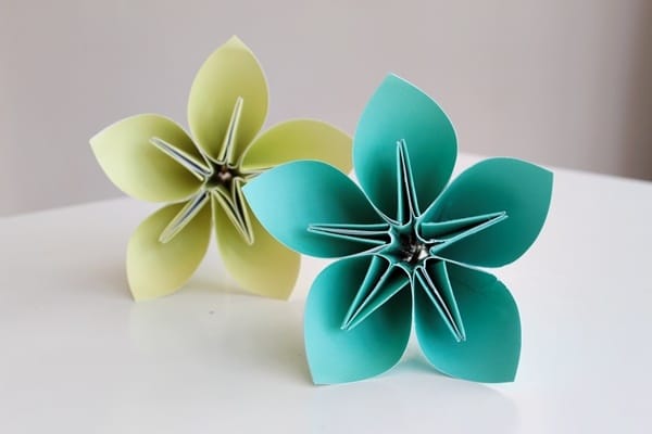 Creative and Useful paper flower Ideas0181