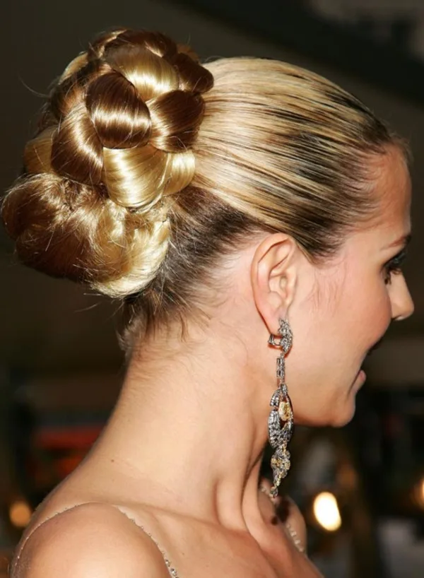 Cute Top Knot Bun Hairstyle + Outfit Combos0111