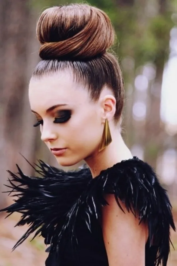 Cute Top Knot Bun Hairstyle + Outfit Combos0571