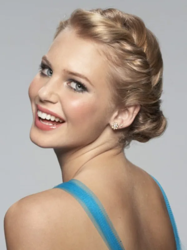 Fab Prom Hairstyle Ideas for Girls0521