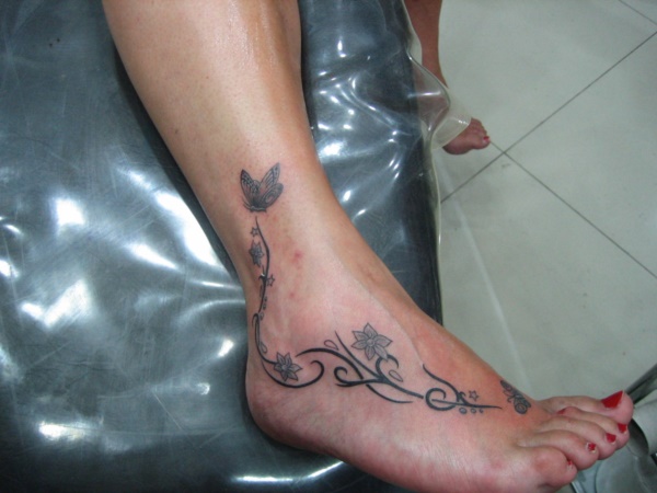 Latest 55 Beautiful Foot Tattoo Designs For Girls0341