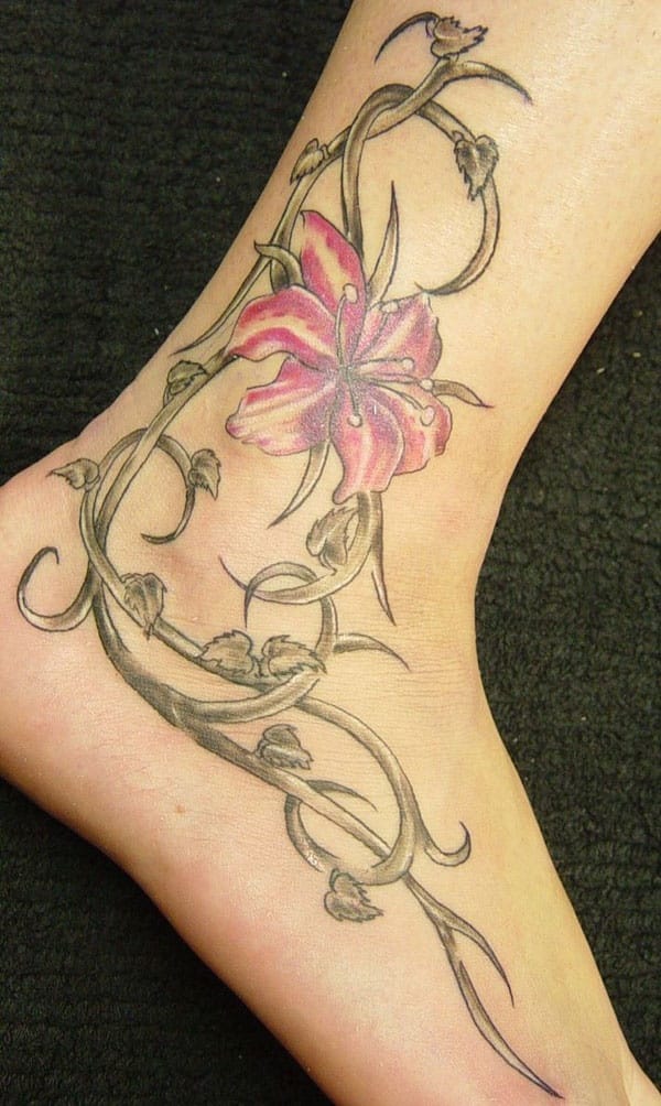 Latest 55 Beautiful Foot Tattoo Designs For Girls0351