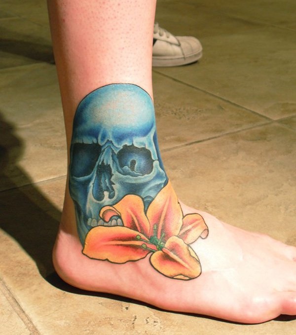 Latest 55 Beautiful Foot Tattoo Designs For Girls0471