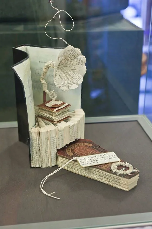 Jaw Dropping Paper sculpture Art Models0091