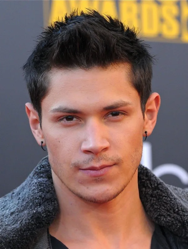 arrives at the 2009 American Music Awards at Nokia Theatre L.A. Live on November 22, 2009 in Los Angeles, California.