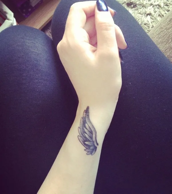 40 Cute Tiny Tattoo Ideas For Girls 19