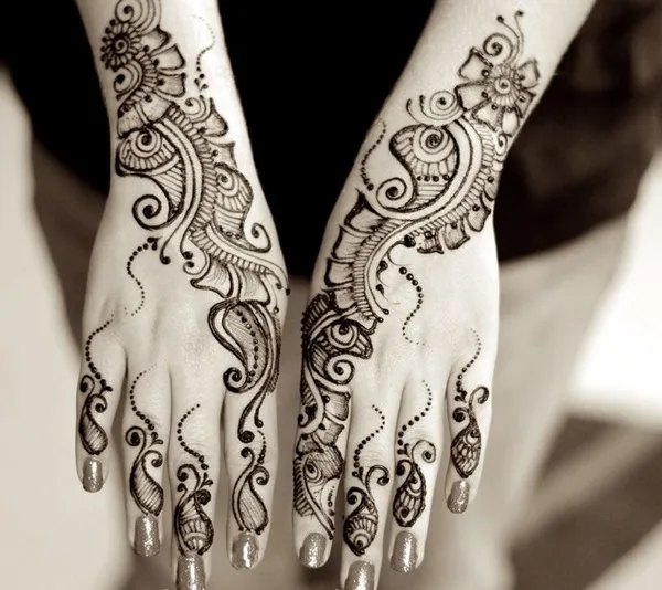 Beautiful Mehandi Designs For Weddings (18)