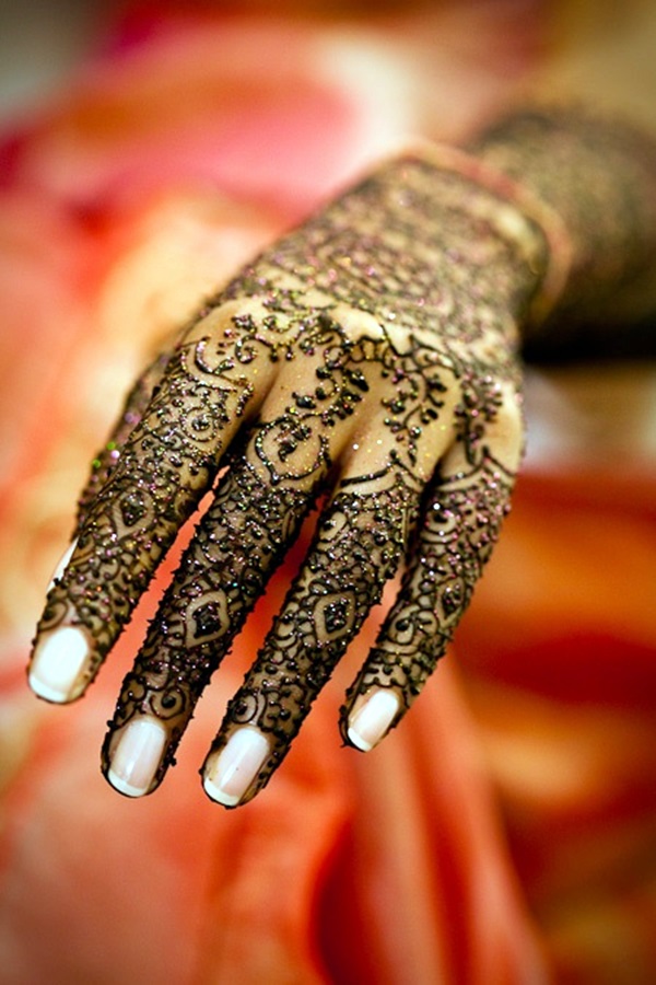 Beautiful Mehandi Designs For Weddings (24)