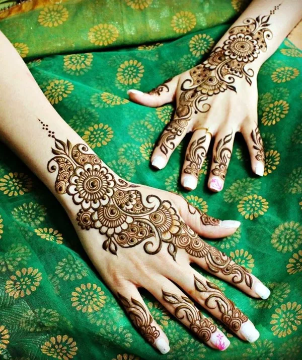 Beautiful Mehandi Designs For Weddings (27)