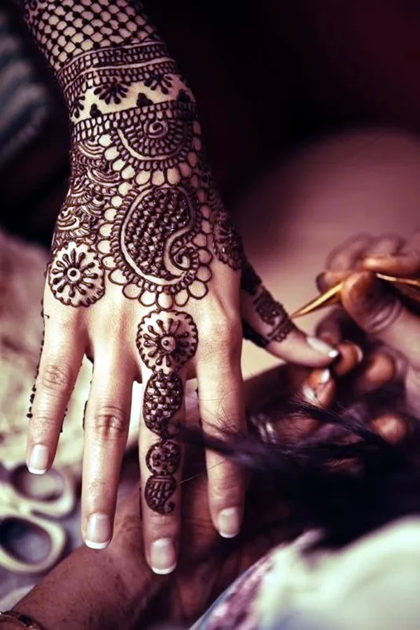 Beautiful Mehandi Designs For Weddings (3)