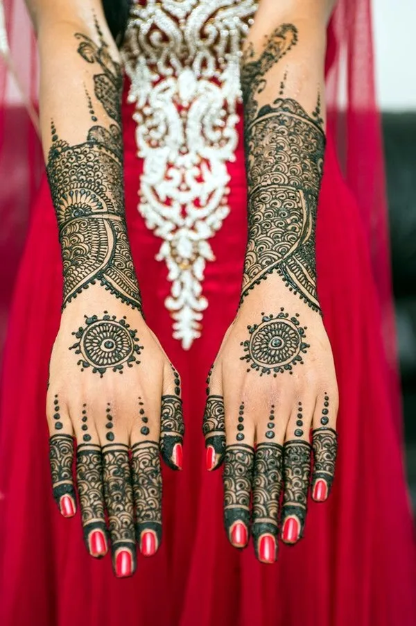 Beautiful Mehandi Designs For Weddings (32)