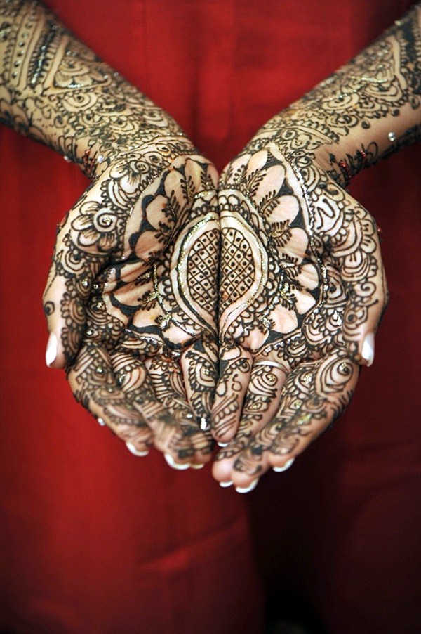 Beautiful Mehandi Designs For Weddings (42)