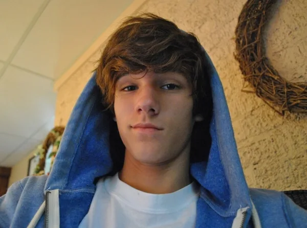 Charming Hairstyles for Teen Boys (16)