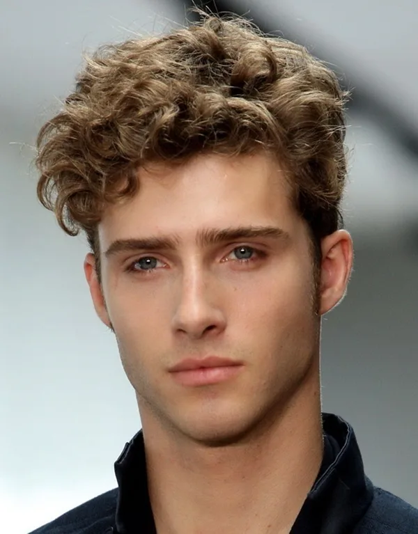 Charming Hairstyles for Teen Boys (31)