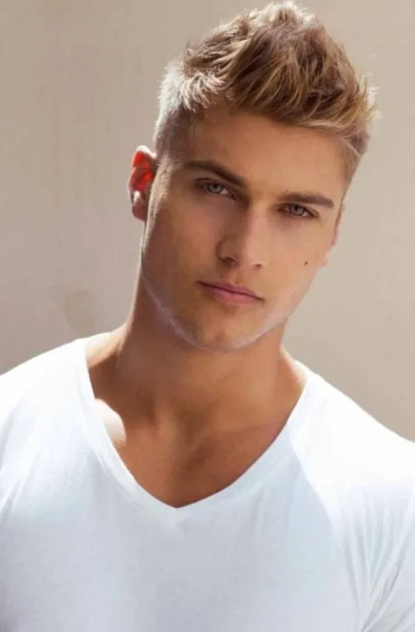 Charming Hairstyles for Teen Boys (37)
