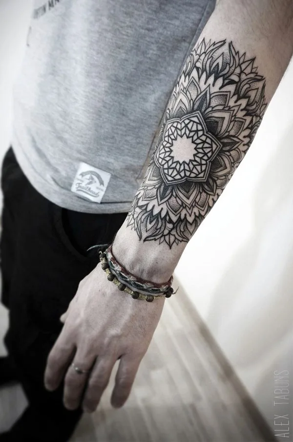 Noticable Arm Tattoo Designs For 2016 (21)