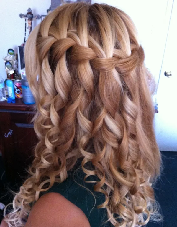 Simple and Sexy Hairstyle for Teen Girls -11
