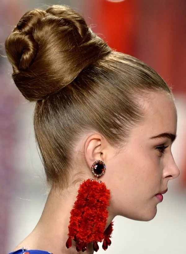 Simple and Sexy Hairstyle for Teen Girls -14