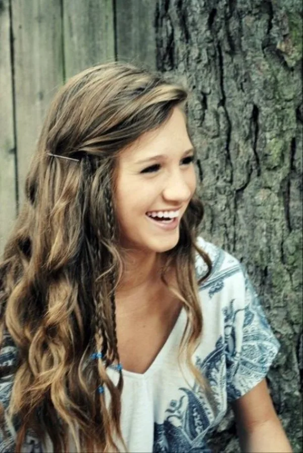 Simple and Sexy Hairstyle for Teen Girls -33