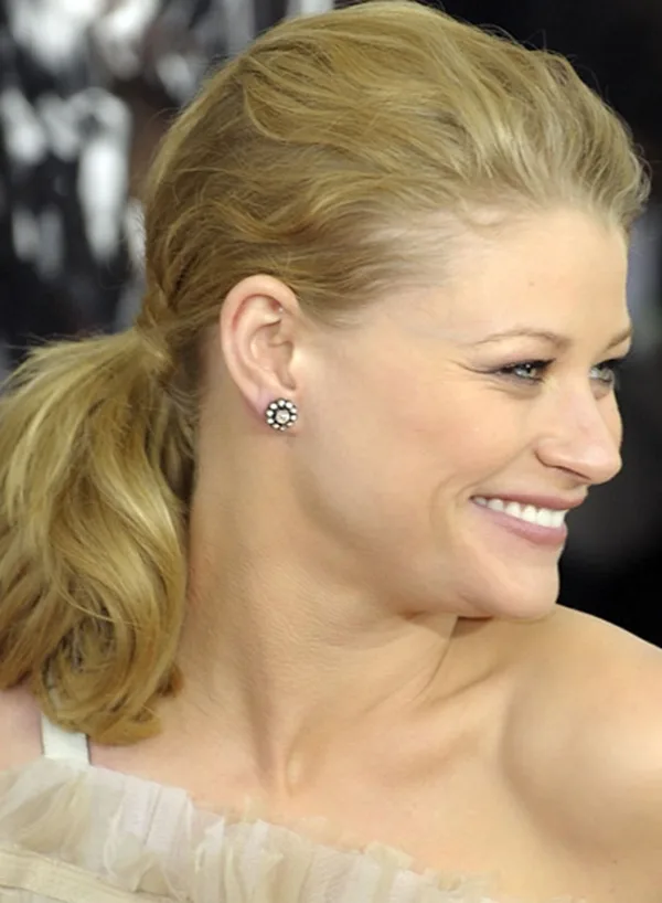 Simple and Sexy Hairstyle for Teen Girls -35