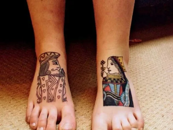 Cute king and queen tattoo for couples0111