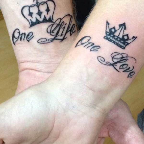 Cute king and queen tattoo for couples0141