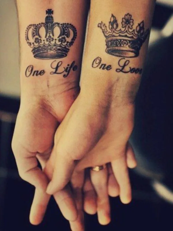 Cute king and queen tattoo for couples0171