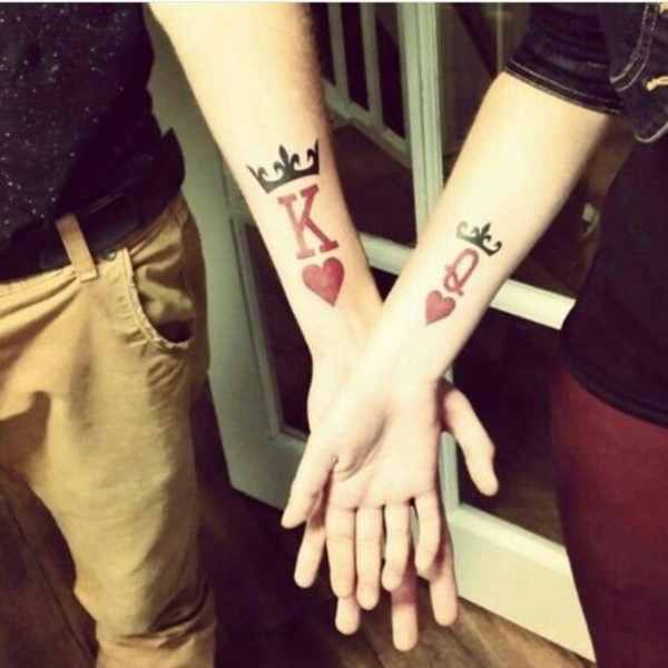 Cute king and queen tattoo for couples0281