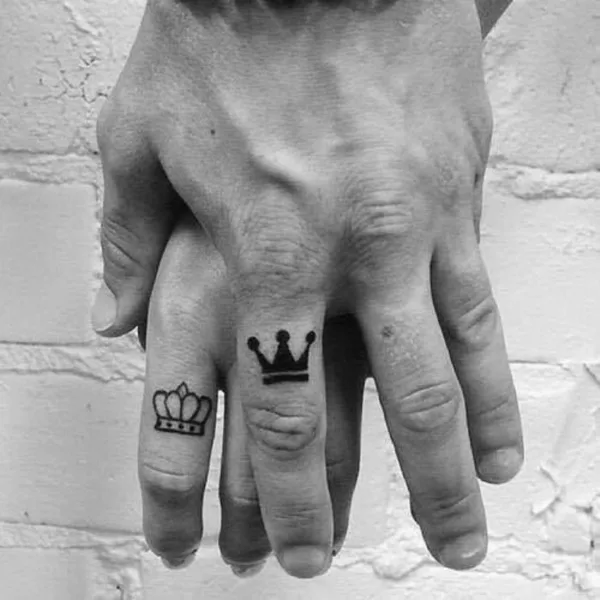 Cute king and queen tattoo for couples0291