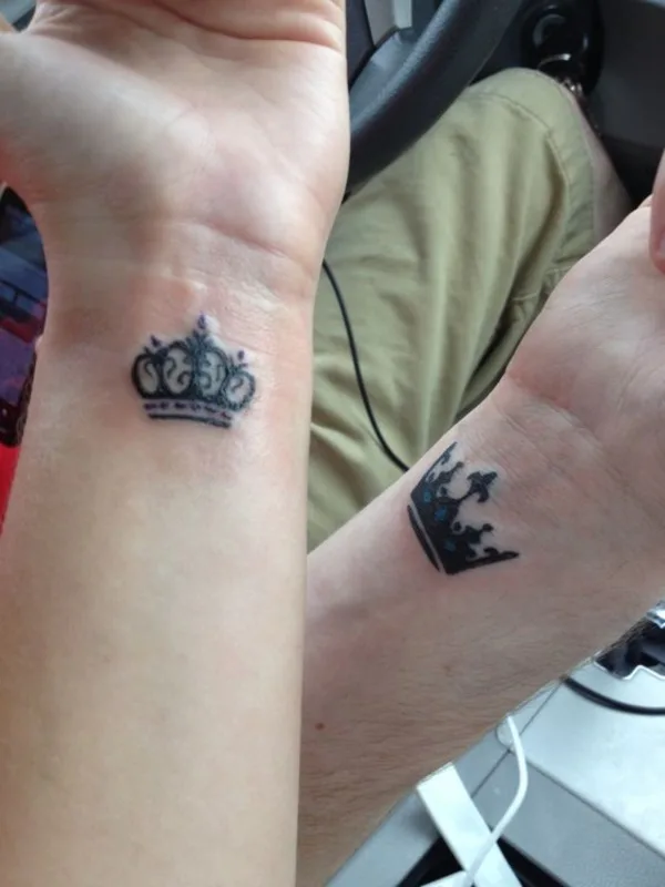 Cute king and queen tattoo for couples0341