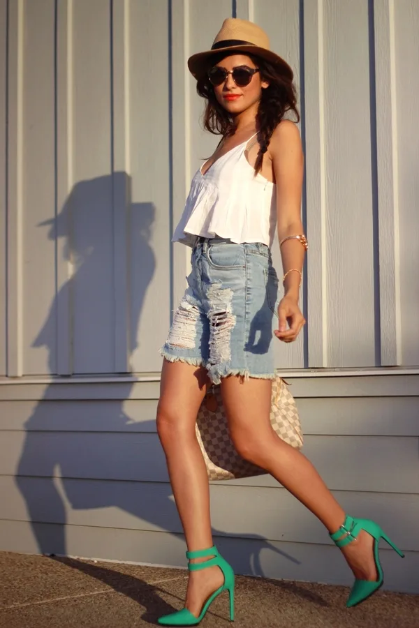 Unbounded and Hot Looks in Shorts to Acquire24