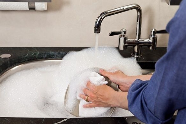 25 Powerful Ways to Deep Clean Your House - 15