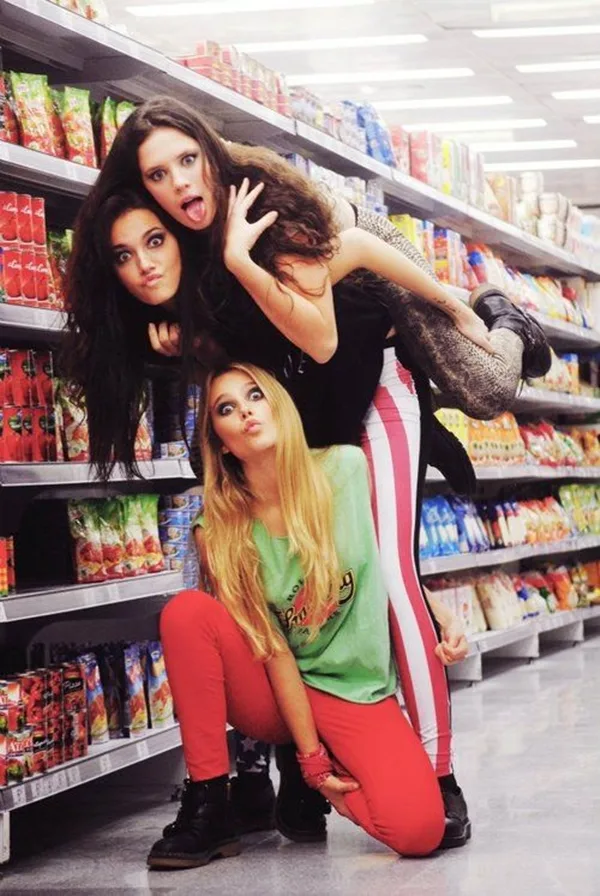 40 Silly yet Beautiful Best Friends Picture Ideas - 21
