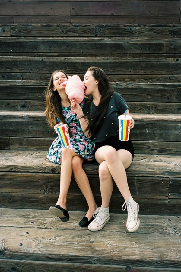 40 Silly yet Beautiful Best Friends Picture Ideas - 23