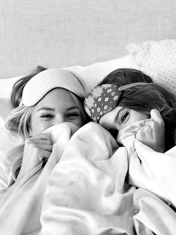 40 Silly yet Beautiful Best Friends Picture Ideas - 26