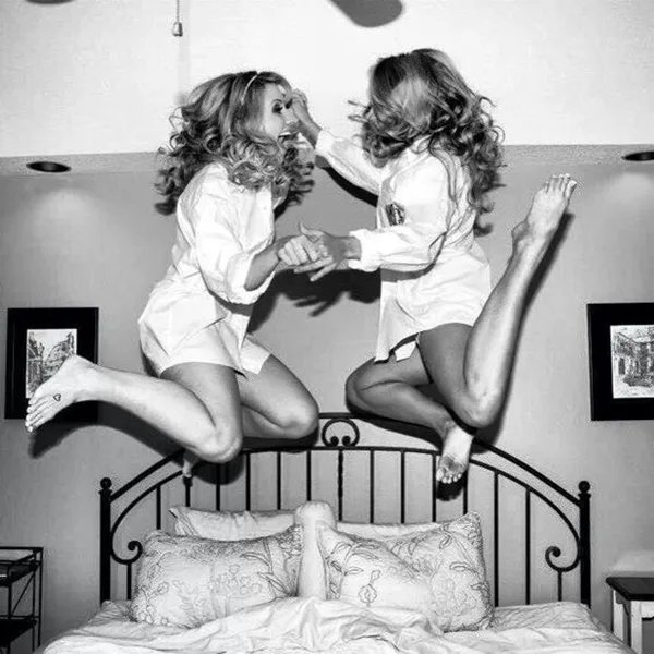 40 Silly yet Beautiful Best Friends Picture Ideas - 28