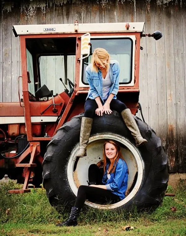40 Silly yet Beautiful Best Friends Picture Ideas - 4