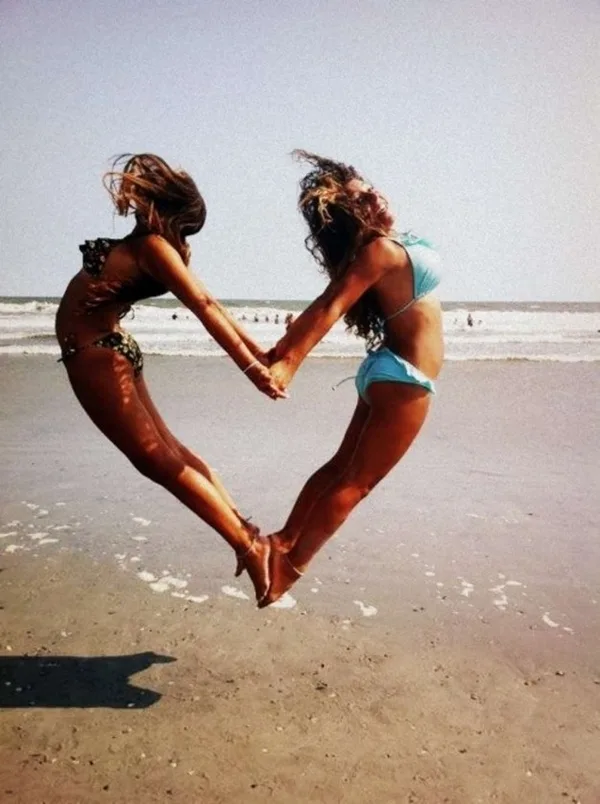 40 Silly yet Beautiful Best Friends Picture Ideas - 8
