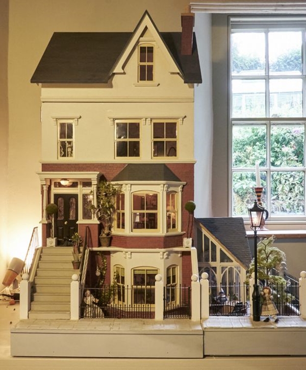 Best Dollhouse Installations for Your Kids (12)