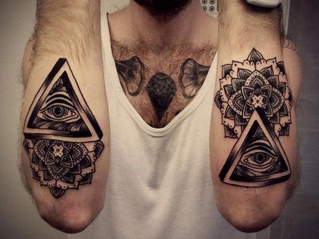 40 Oh-So Cool Blackout Tattoo Designs – Rise of a new Trend