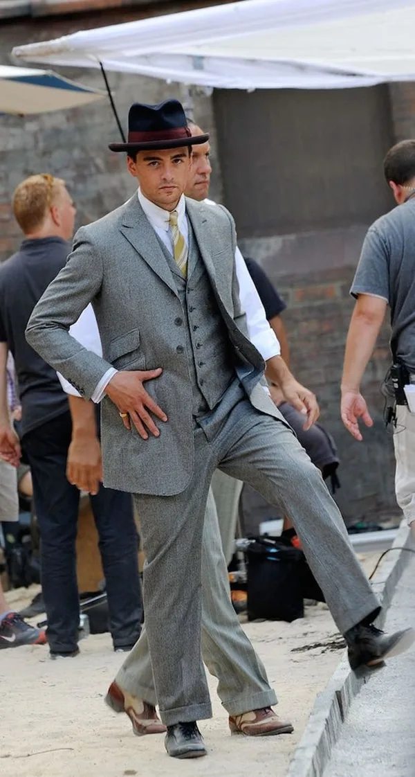 Old School Men's Suit Looks - 11