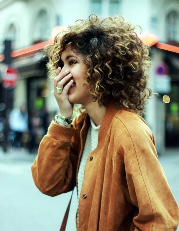 40 Perfectly Imperfect Curly Hair Hairstyles - (32)