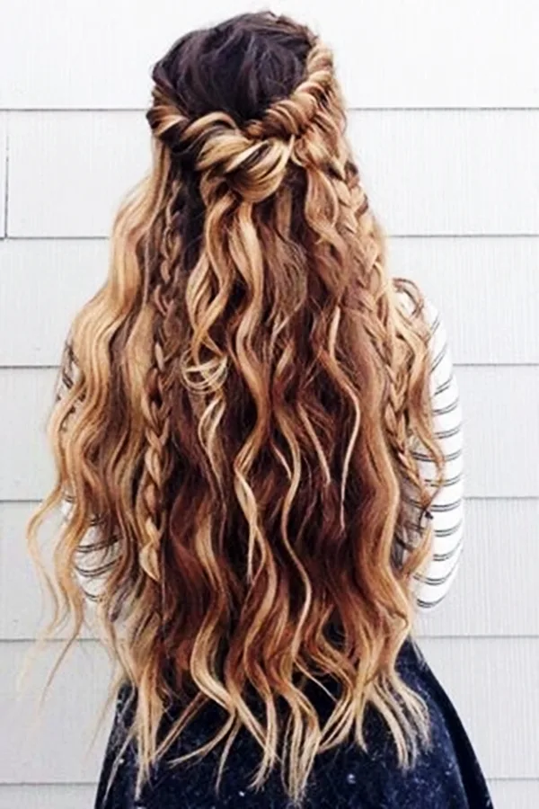40 Perfectly Imperfect Curly Hair Hairstyles - (41)