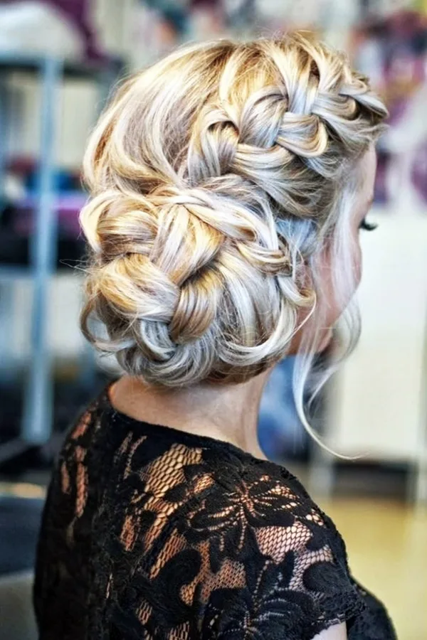 Drop-Dead Exquisite Wedding Hairstyle Ideas (21)
