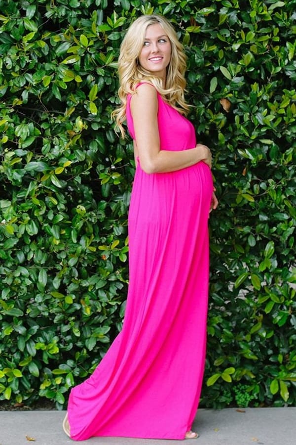 Stylize your Baby Bump with 40 Preggy Fashion Inspirations