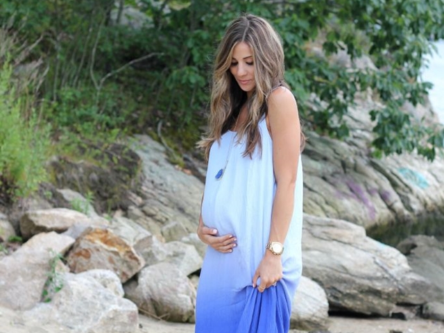 Stylize your Baby Bump with 40 Preggy Fashion Inspirations