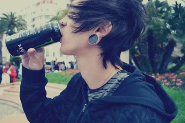 Cute Emo Hairstyles for Teens (15)